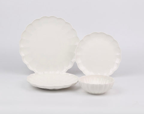 Service à Dîner LOTUS en Porcelaine Blanche 24 pièces – Élégance Florale pour une Table Chic