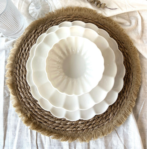 Service à Dîner LOTUS en Porcelaine Blanche 24 pièces – Élégance Florale pour une Table Chic