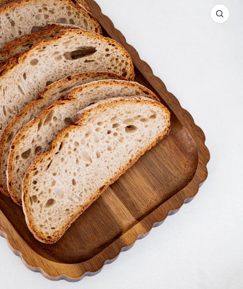 Plateau Rectangulaire Sculpté en Bois d’Acacia – 2 Tailles Disponibles