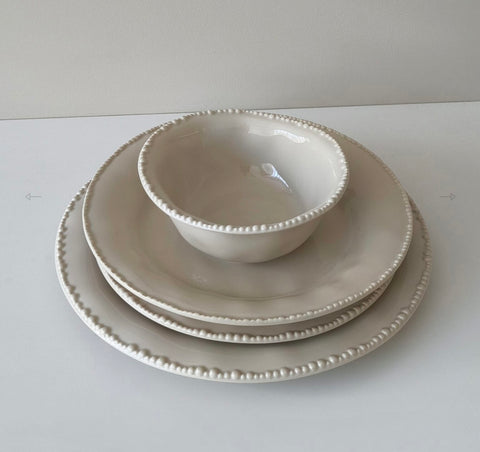Pack vaisselle complet "Pearl" – Service 24 pièces + 6 tasses à café