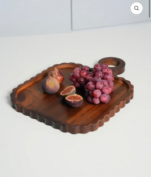 Plat en bois d'acacia