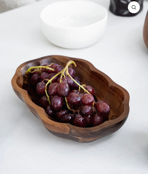 Plat sculpté en bois d’acacia BLOOM