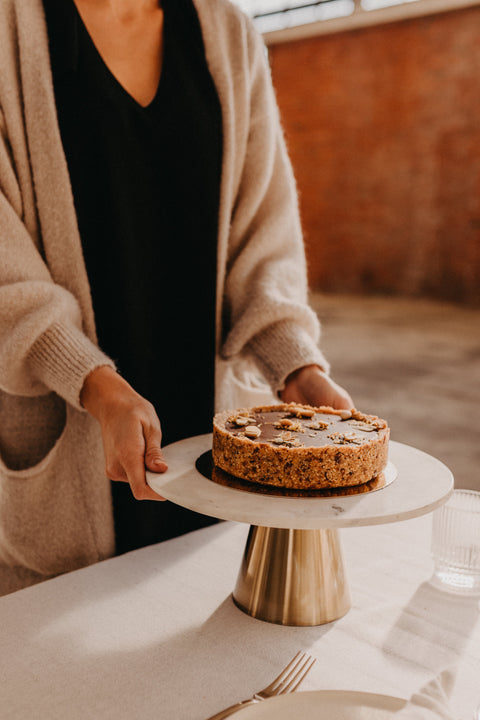 Plat à tarte sur pied Glint marbre