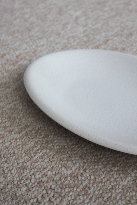 Plat à Servir ALTA – 40,5 x 27 cm | Grès Blanc Moucheté