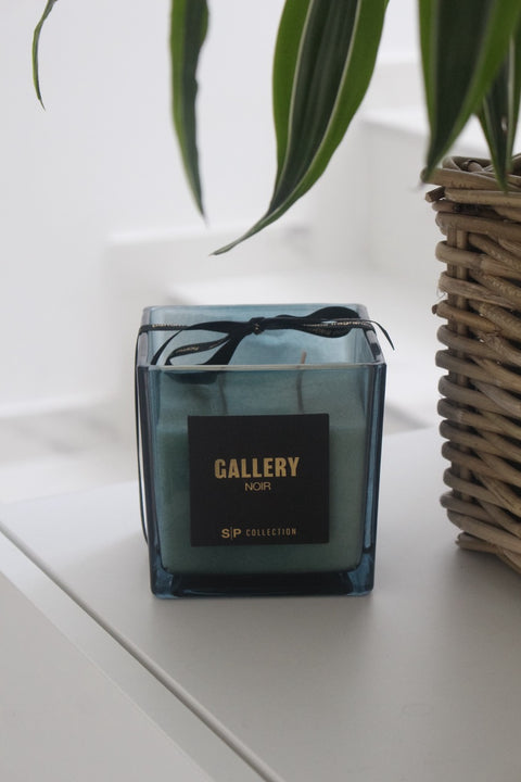 Bougie Parfumée Tabac & Vanille – 500 ml | Flacon Noir Élégant