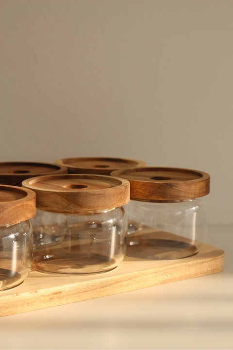 Ensemble de 6 Bocaux en Verre avec Plateau en Bois d’Acacia – 250 ml