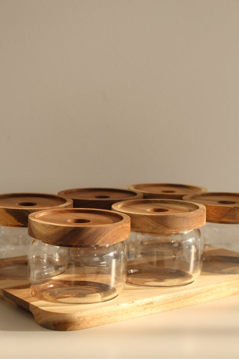 Ensemble de 6 Bocaux en Verre avec Plateau en Bois d’Acacia – 250 ml