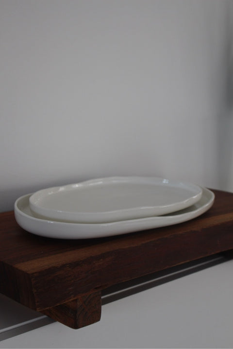 Set of 2 oval white porcelain dishes Barles