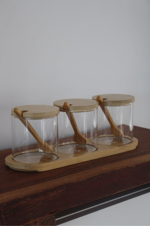 Ensemble de 3 Pots en Verre avec Couvercles, Cuillères et Support en Bois