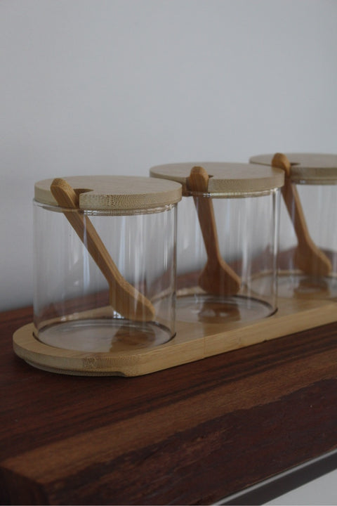 Ensemble de 3 Pots en Verre avec Couvercles, Cuillères et Support en Bois