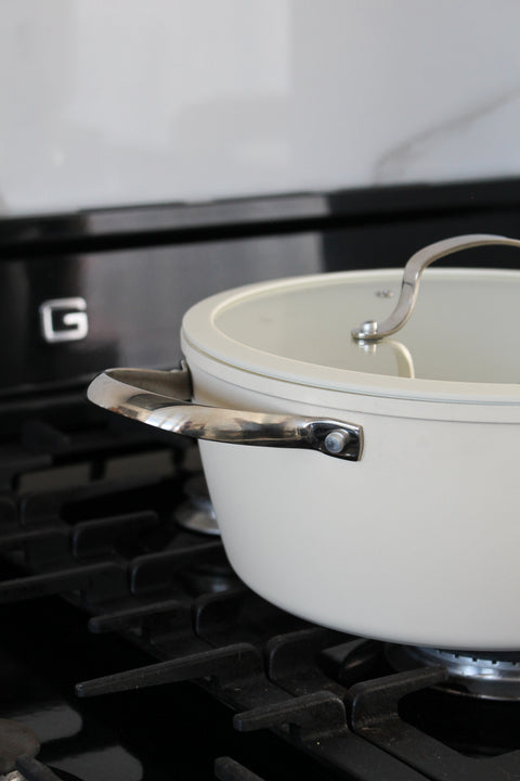 Casserole céramique anti-adhésive avec couvercle