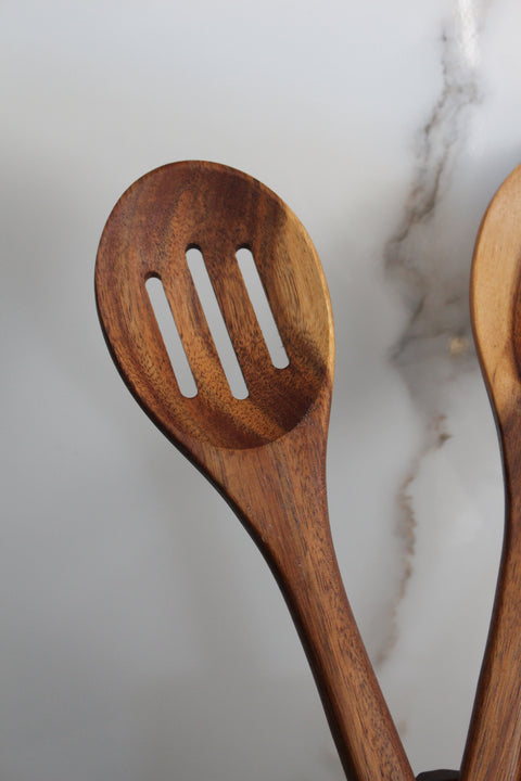 Set ustensiles de cuisine en bois d'acacia avec porte-ustensiles